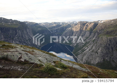 ノルウェーの絶景、トロルトゥンガ(トロルの舌) ノルウェーの絶景、トロルトゥンガ(トロルの舌) 59415794