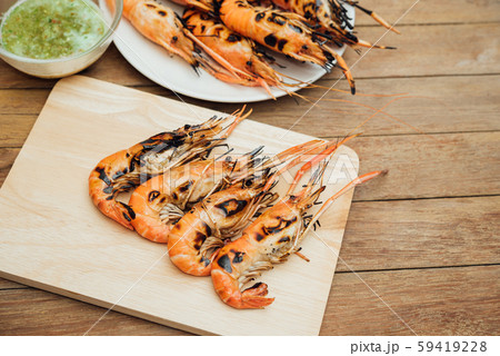 Grilled shrimp (Giant freshwater prawn) at market 59419228