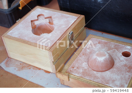 鋳込み用の砂型 鋳込み用の砂型 59419448