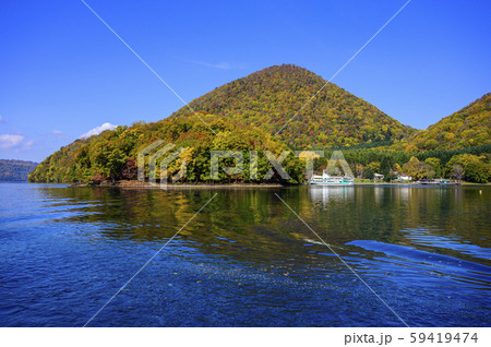 洞爺湖 中島 紅葉（遊覧船からの眺め） 59419474