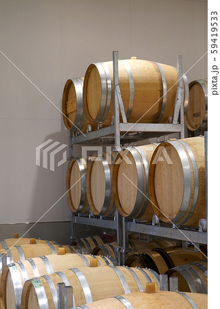 ワイナリーの醸造樽 59419533