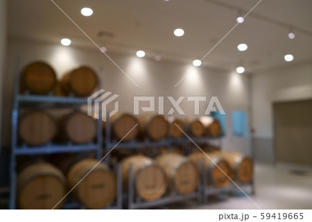 ワイナリーの醸造倉庫のボケイメージ 59419665