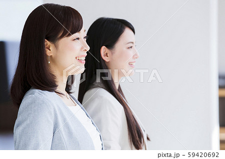 ビジネス チーム シェアオフィス 女性 オフィス ビジネスウーマン ビジネス チーム シェアオフィス 女性 オフィス ビジネスウーマン 59420692