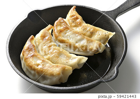 鉄鍋餃子 59421443