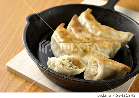 切れてる餃子 59421845