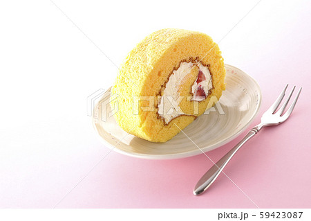 苺のロールケーキ 59423087