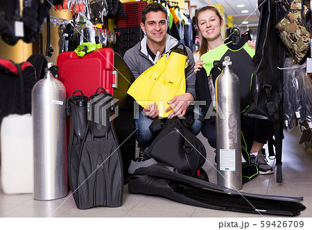 Couple standing with full set equipment for diving 59426709