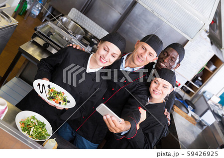 Team of restaurant staff making selfie 59426925