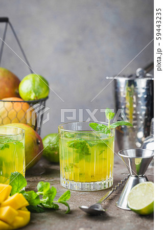 Mango mint mojito cocktail 59443235