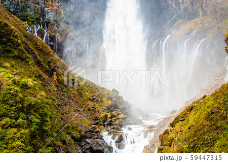 日光　華厳の滝（秋） 59447315