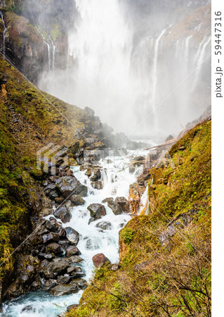 日光　華厳の滝（秋） 59447316