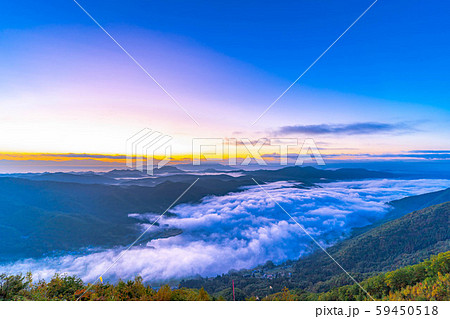 小熊山展望台 雲海 朝景 大町市 【長野県】 小熊山展望台 雲海 朝景 大町市 【長野県】 59450518