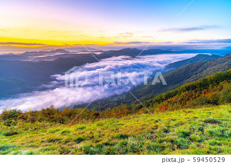 小熊山展望台 雲海 朝景 大町市 【長野県】 小熊山展望台 雲海 朝景 大町市 【長野県】 59450529