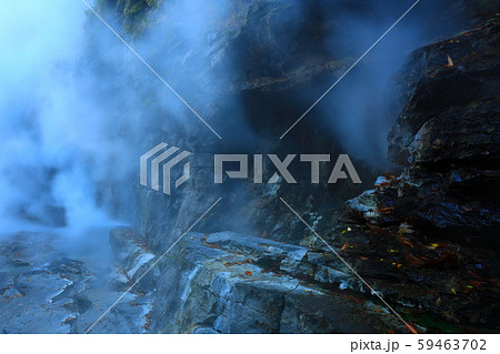 紅葉の小安峡 59463702