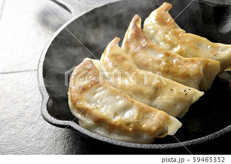 熱々焼きギョウザ 熱々焼きギョウザ 59465352