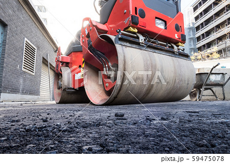 an asphalt roller 59475078