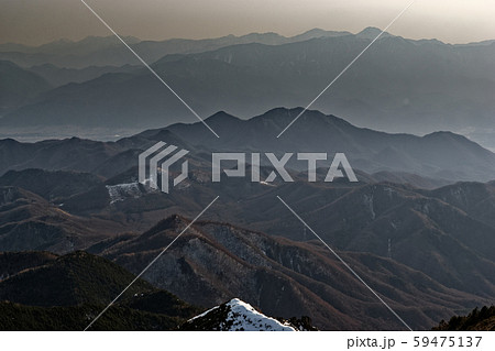 金峰山山頂から見る夕刻の白峰三山 金峰山山頂から見る夕刻の白峰三山 59475137