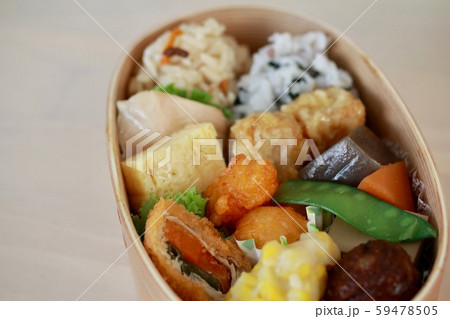 2種類の炊き込みご飯のわっぱ弁当 2種類の炊き込みご飯のわっぱ弁当 59478505