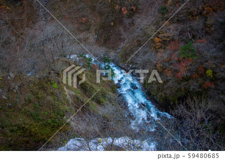 栃木県日光 秋の日光 華厳の滝の横の小さな流れ 栃木県日光 秋の日光 華厳の滝の横の小さな流れ 59480685