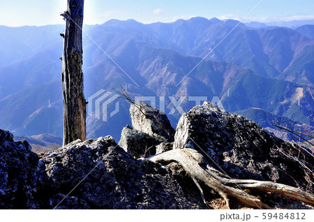 奥武蔵の大持山より望む秩父山地 59484812