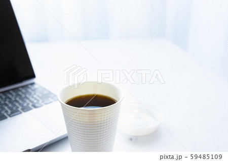 コーヒー、パソコン、仕事、ノマド、在宅、ビジネス コーヒー、パソコン、仕事、ノマド、在宅、ビジネス 59485109