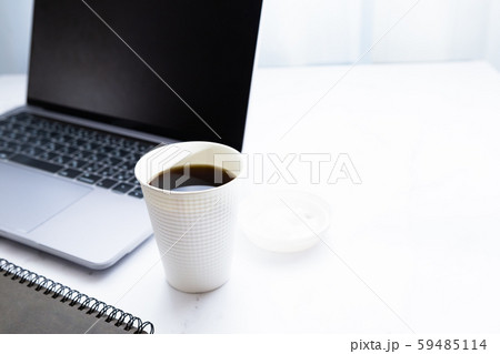 コーヒー、パソコン、仕事、ノマド、在宅、ビジネス コーヒー、パソコン、仕事、ノマド、在宅、ビジネス 59485114