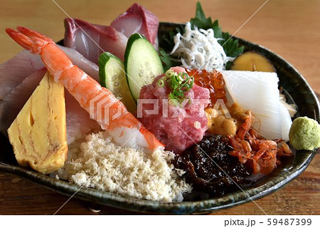 海鮮丼 59487399