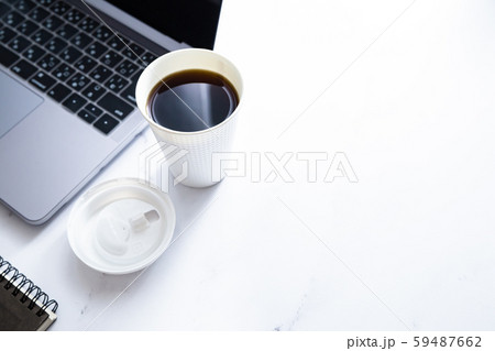 コーヒー、パソコン、仕事、ノマド、在宅、ビジネス コーヒー、パソコン、仕事、ノマド、在宅、ビジネス 59487662