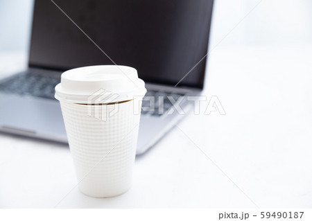 コーヒー、パソコン、仕事、ノマド、在宅、ビジネス 59490187