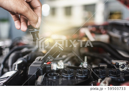 Man service mechanic maintenance inspection  59503733
