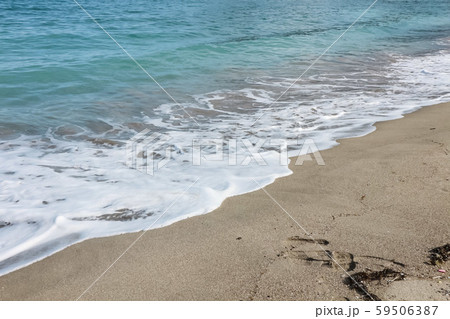 綺麗な海の波打ち際と砂浜 綺麗な海の波打ち際と砂浜 59506387