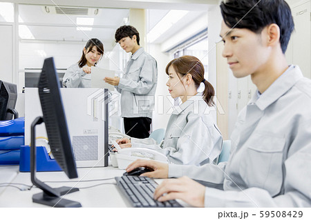 ビジネス　設計　開発　オフィスシーン　 59508429