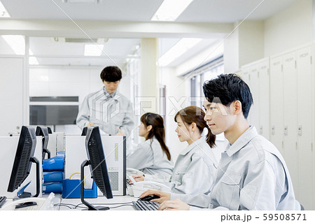 ビジネス　設計　開発　オフィスシーン　 59508571