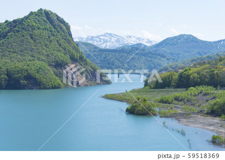 奥州湖　ダム湖　栗駒山　水源　新緑　春 59518369