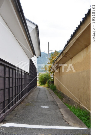 土蔵壁の間の田廻り小路 土蔵壁の間の田廻り小路 59518531