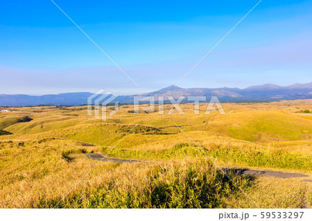 大観峰の秋景色・草紅葉　【熊本県阿蘇市】 59533297