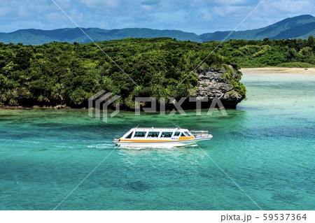《沖縄県》石垣島の川平湾とグラスボート 59537364