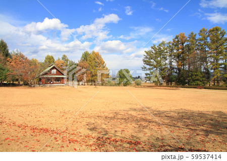 秋の安曇野ちひろ公園 59537414