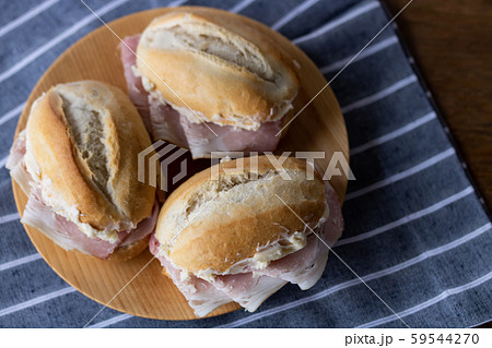 発酵バターたっぷりのジャンボンサンド 59544270