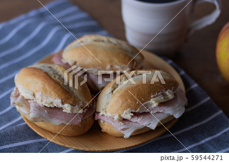 発酵バターたっぷりのジャンボンサンド 59544271