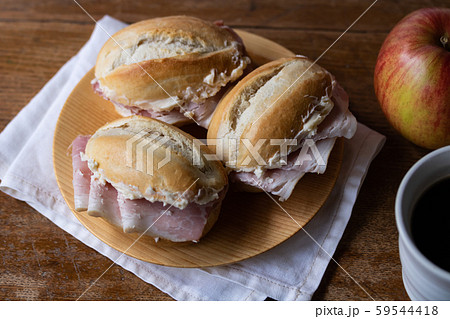 発酵バターたっぷりのジャンボンサンド 59544418