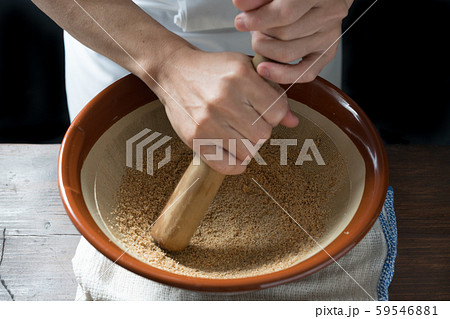 磨り下ろす
