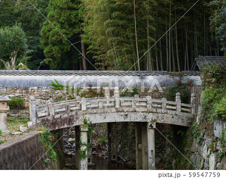 対馬　万松院の参道に続く石橋　10月 59547759