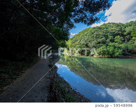 対馬 秋晴れの小船越(西漕手)の風景 対馬 秋晴れの小船越(西漕手)の風景 59548996