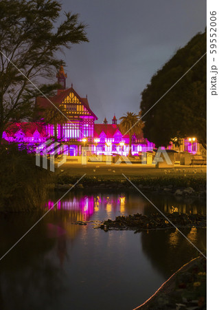 ニュージーランド　ロトルア　ライトアップされたロトルア博物館 59552006