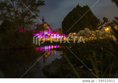 ニュージーランド　ロトルア　ライトアップされたロトルア博物館 59552011