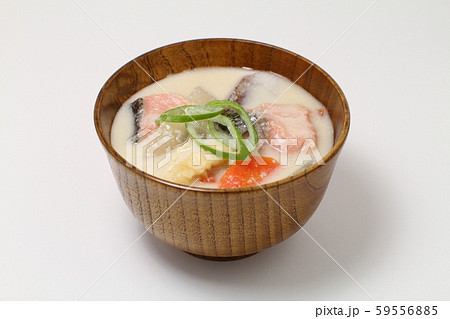 汁物、粕仕立ての三平汁、北海道の郷土料理 59556885