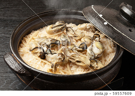 土鍋の牡蠣ご飯 59557609