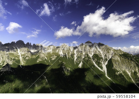 View from the mountain saddle Kreuzjoch View from the mountain saddle Kreuzjoch 59558104