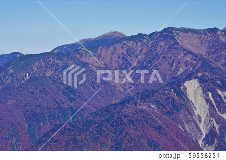毛勝山頂からの雪倉岳 毛勝山頂からの雪倉岳 59558254